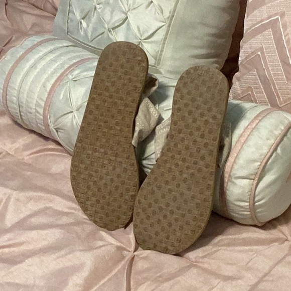 Sanuk Yoga Mat sandals gently worn - Picture 3 of 3